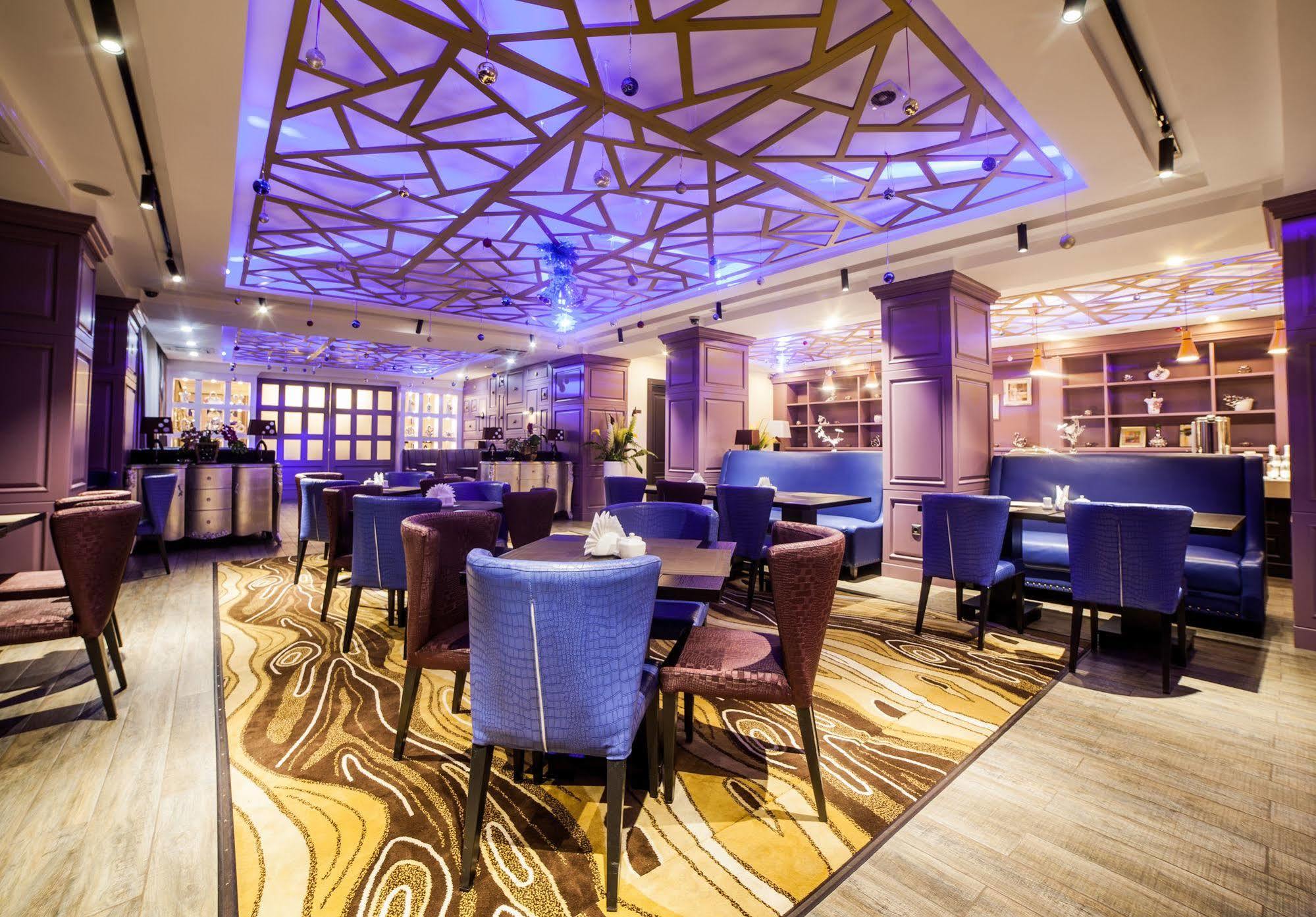 Absolute Hotel